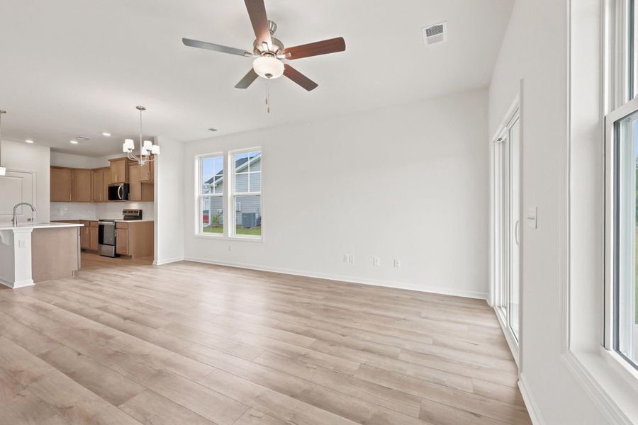 Spacious, unfurnished interior of a new home in Edgefield, Loris (Image 20). Spacious, unfurnished interior of a new home in Edgefield, Loris (Image 20).