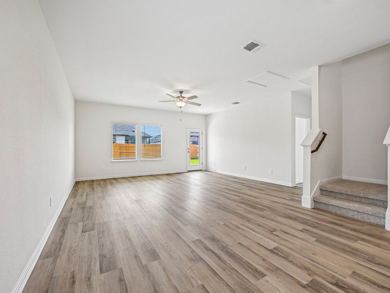 Spacious, unfurnished interior of a new home in Prairie Winds - Reserve Collection, Hutto (Image 10).