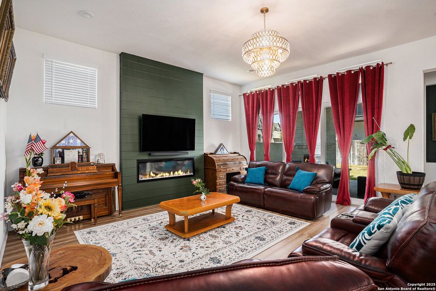 Furnished interior view inside a new home in Mesa Western, Cibolo (Image 10).