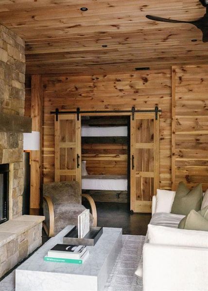 Image 82 of a home in .