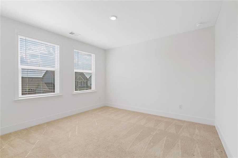 Spacious, unfurnished interior of a new home in , Dallas (Image 50).