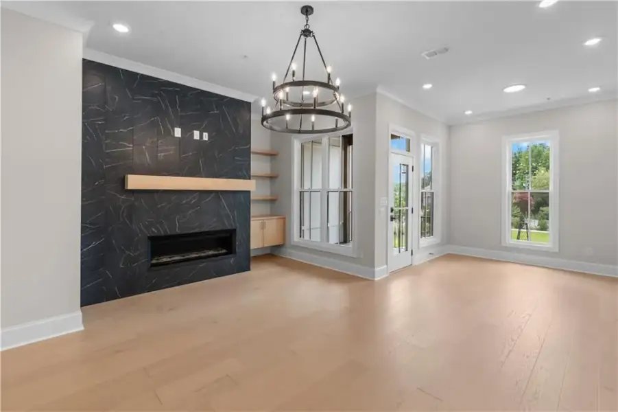 Spacious, unfurnished interior of a new home in Park Walke, Alpharetta (Image 20).