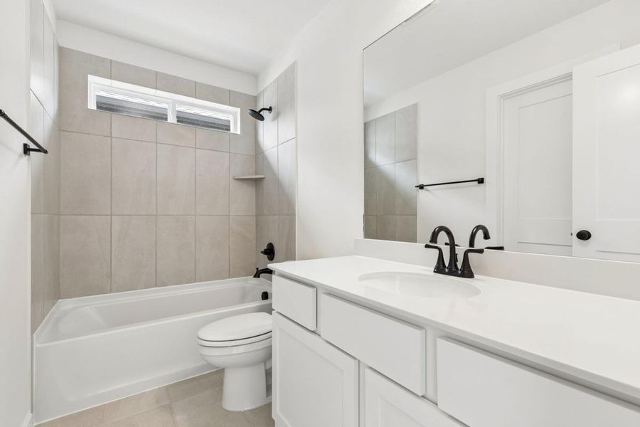 Furnished interior view inside a new home in Walton Ridge, Corinth (Image 15).