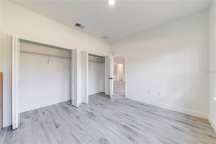 Spacious, unfurnished interior of a new home in , Citrus Springs (Image 31).