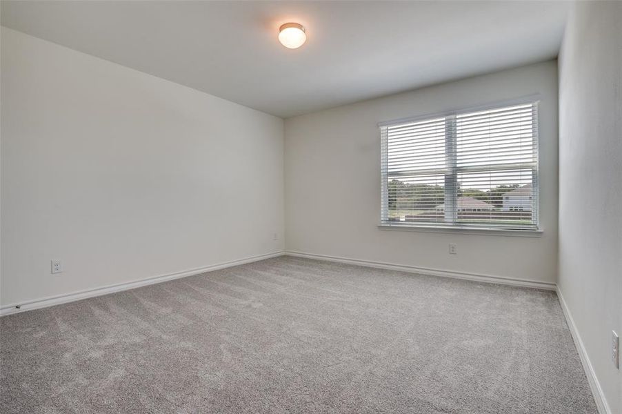 Spacious, unfurnished interior of a new home in Cottonwood Creek, Seagoville (Image 14).