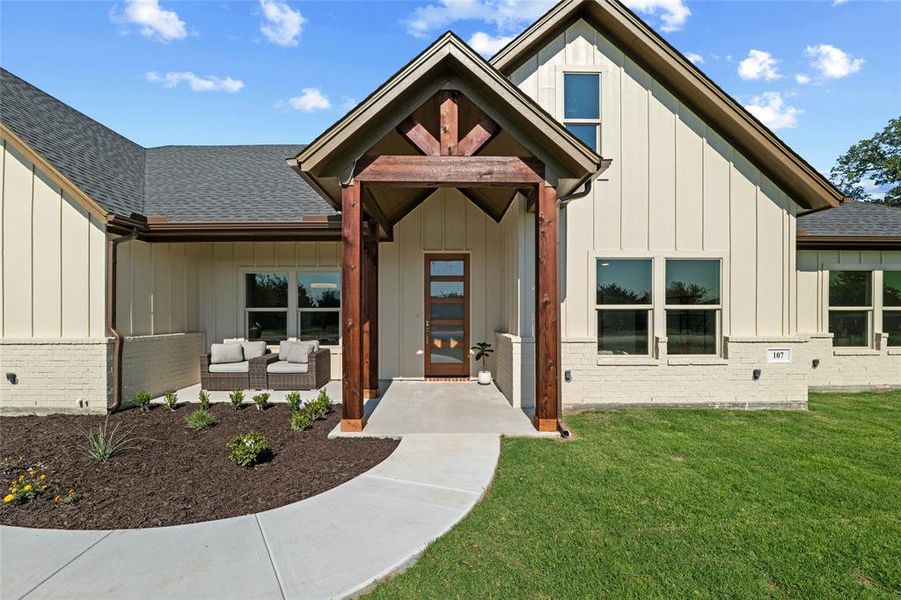 Exterior details and patio area of a home in , Weatherford (Image 3).