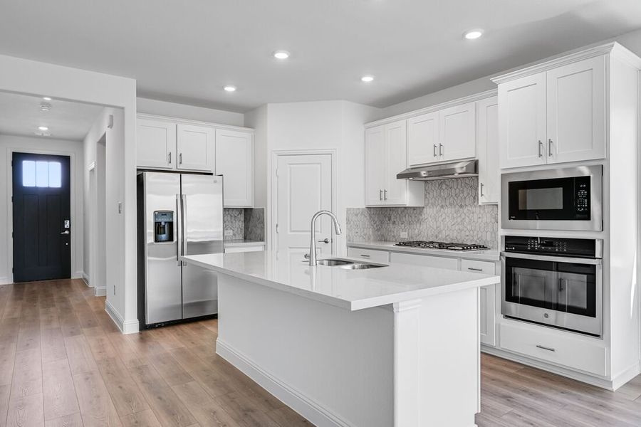 Furnished interior view inside a new home in Madero 50s, Fort Worth (Image 4).