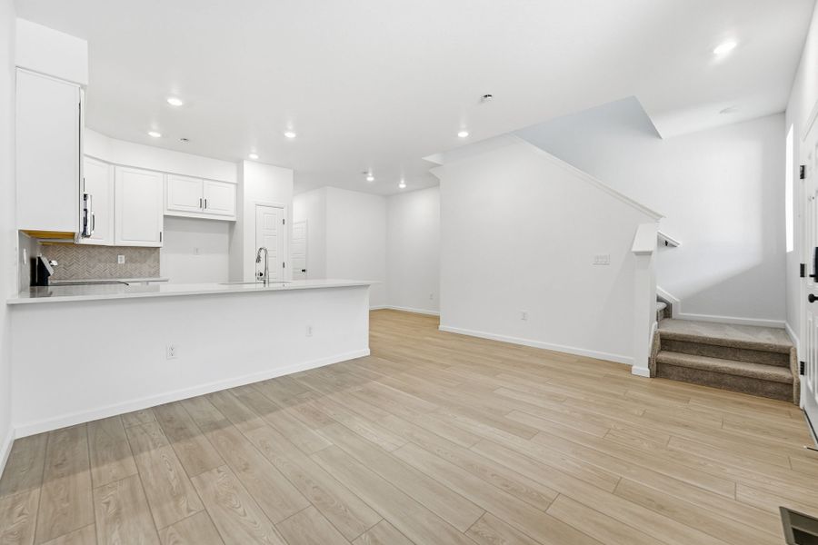 Spacious, unfurnished interior of a new home in Trailstone, Arvada (Image 21).