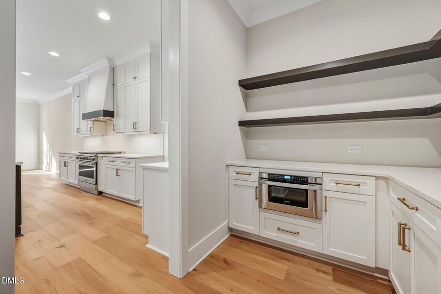 8017 Bud Morris (28) 8017 Bud Morris (28)