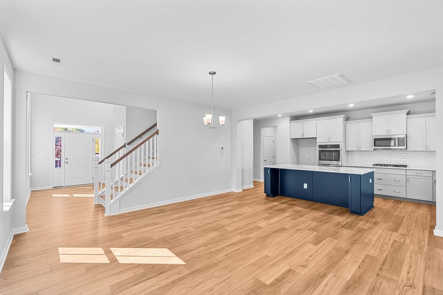 Spacious, unfurnished interior of a new home in Hanes Lake, Winston-Salem (Image 15).