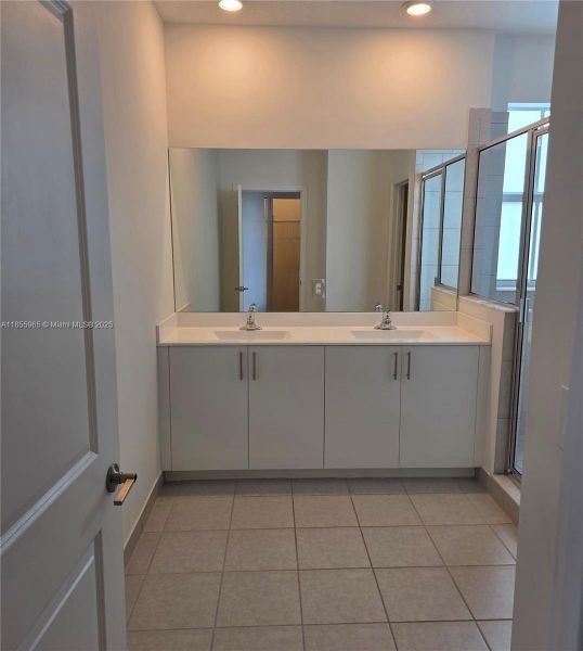 Image 23 of a home in .