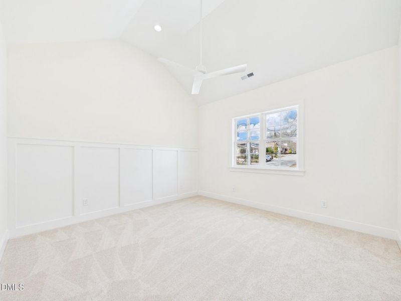 CAM01608G0-PR0128-STILL054