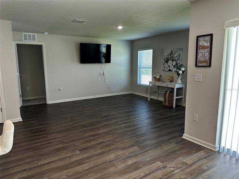 Spacious, unfurnished interior of a new home in Marion Oaks, Ocala (Image 22).