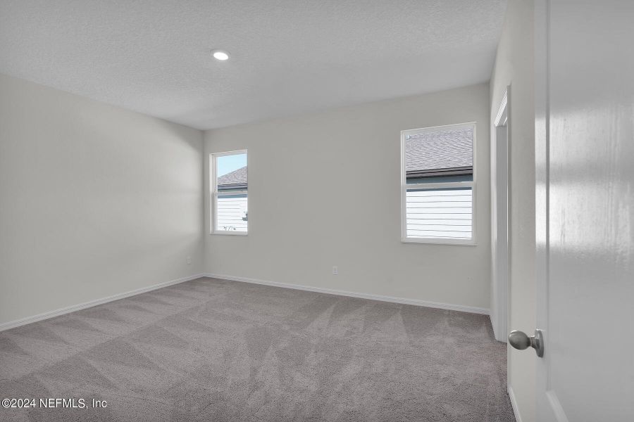 Spacious, unfurnished interior of a new home in Westport Landing, Jacksonville (Image 9).