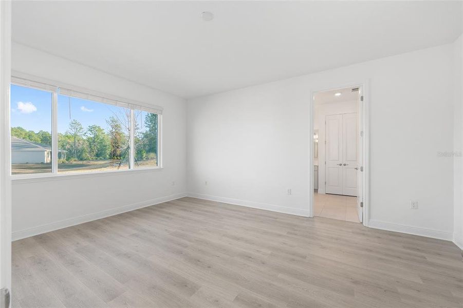 Spacious, unfurnished interior of a new home in , Ocala (Image 29).