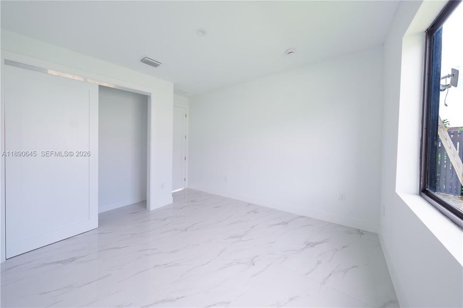 Spacious, unfurnished interior of a new home in , Miami (Image 46).