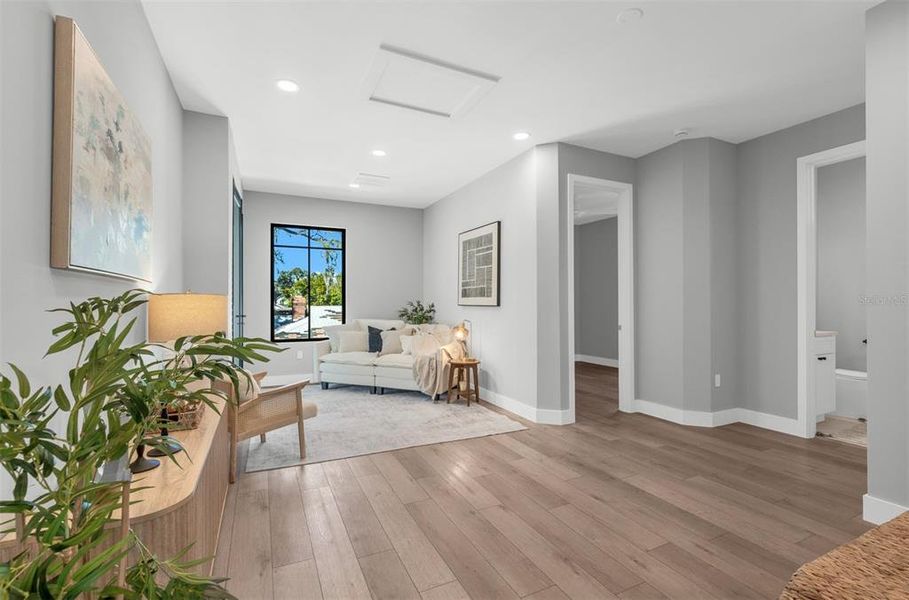 Furnished interior view inside a new home in , Orlando (Image 11).