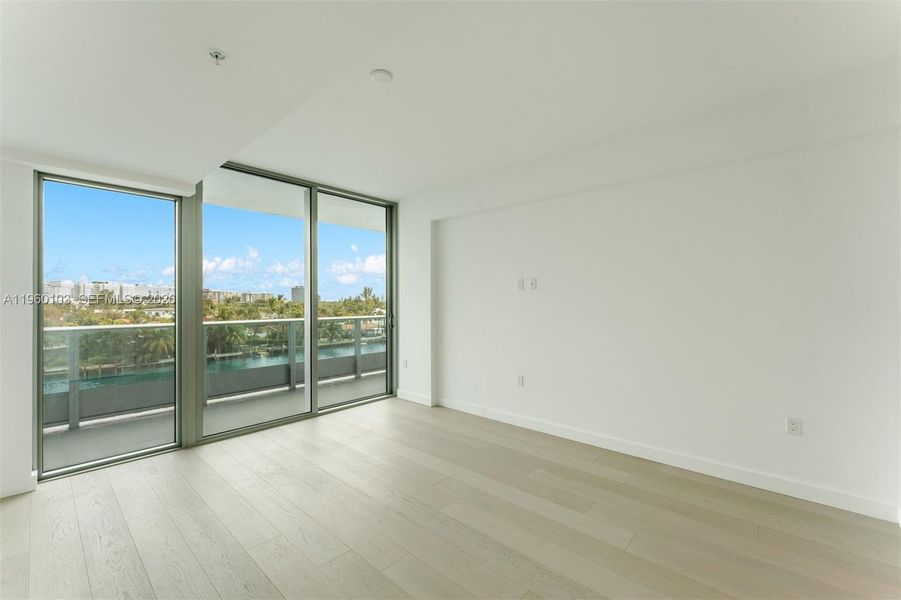 Spacious, unfurnished interior of a new home in , Bay Harbor Islands (Image 16). Spacious, unfurnished interior of a new home in , Bay Harbor Islands (Image 16).