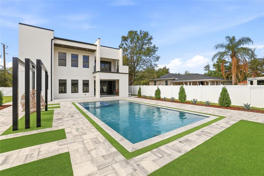Exterior details and patio area of a home in , Tampa (Image 31).