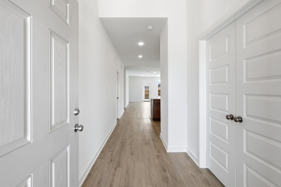 Spacious, unfurnished interior of a new home in Gourd Creek, Bryan (Image 7). Spacious, unfurnished interior of a new home in Gourd Creek, Bryan (Image 7).