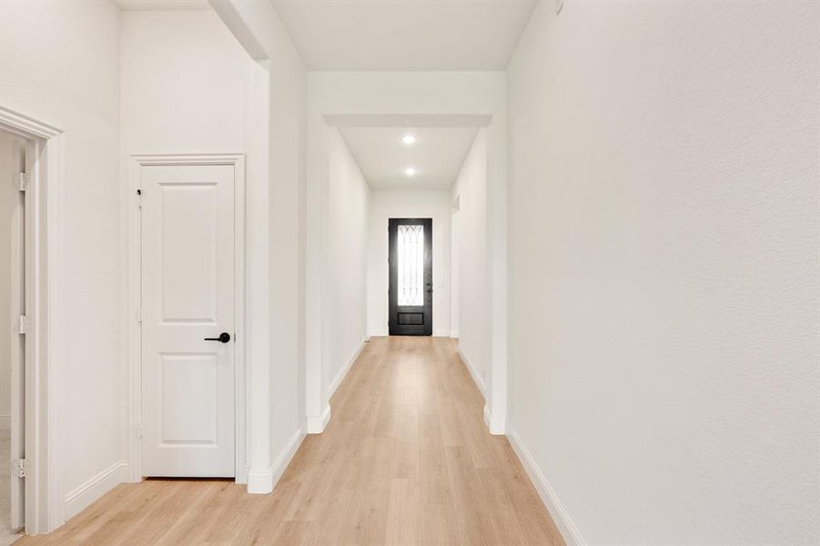 Spacious, unfurnished interior of a new home in El Dorado, Granbury (Image 14). Spacious, unfurnished interior of a new home in El Dorado, Granbury (Image 14).