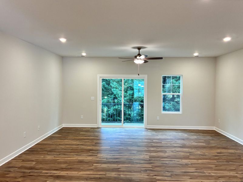 Spacious, unfurnished interior of a new home in Miller Park, Greenville (Image 16).