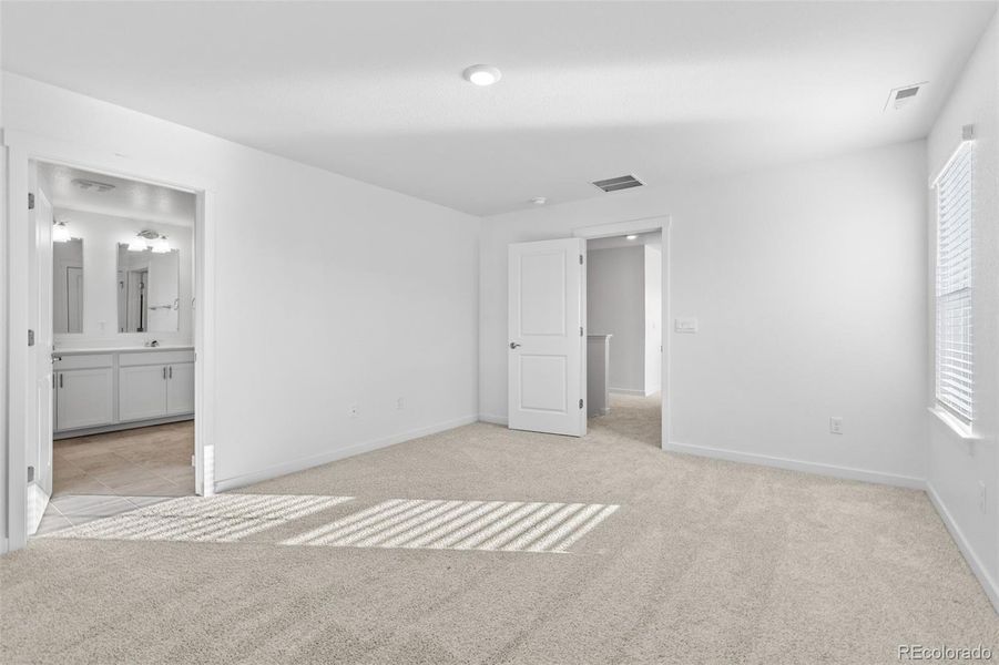 Spacious, unfurnished interior of a new home in Vantage, Berthoud (Image 35).