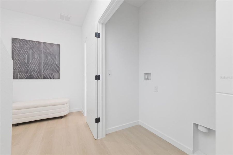 Spacious, unfurnished interior of a new home in , St. Petersburg (Image 21).