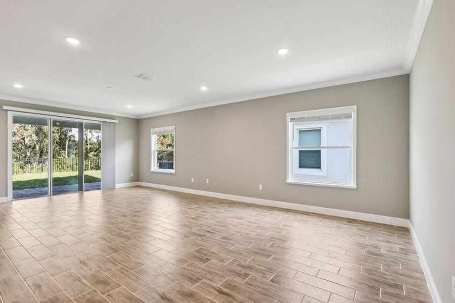 Spacious, unfurnished interior of a new home in Oakstone Farms, Leesburg (Image 20).