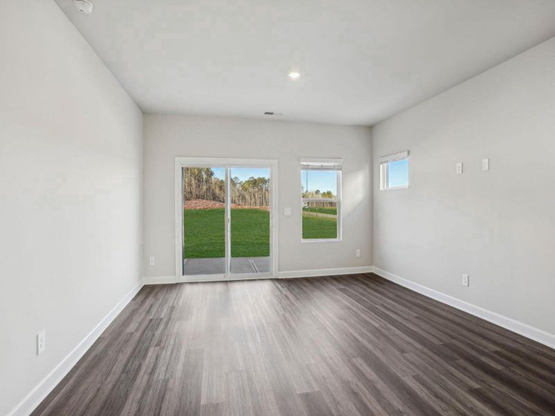 Spacious, unfurnished interior of a new home in Walnut Reserve, Conover (Image 9).