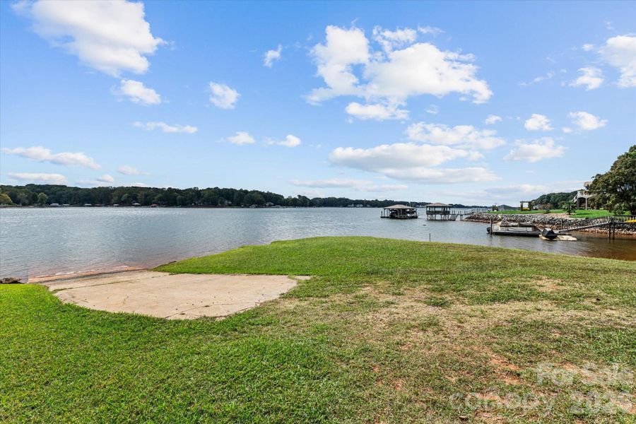 Natural landscape and outdoor views near  in Mooresville (Image 45).