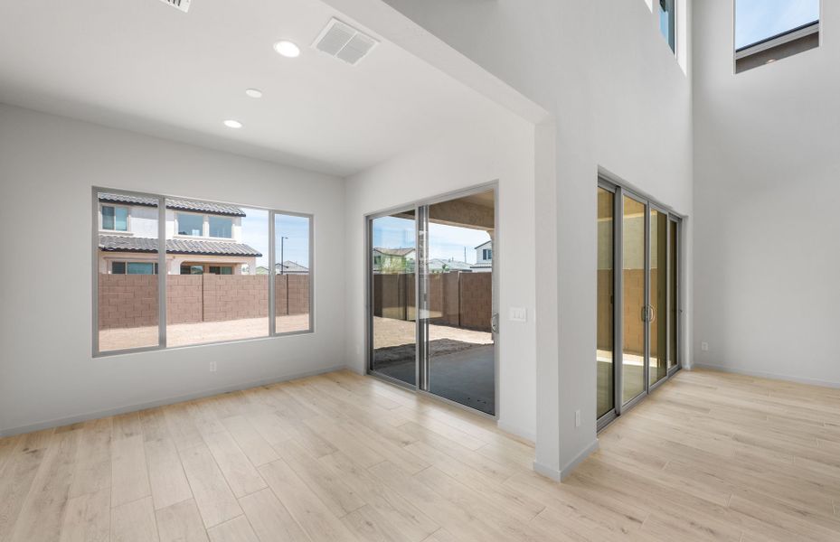 Spacious, unfurnished interior of a new home in Legado West, Queen Creek (Image 28).