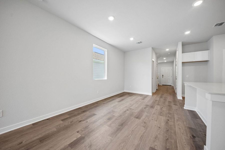 Spacious, unfurnished interior of a new home in Eastwood at Sonterra, Jarrell (Image 33). Spacious, unfurnished interior of a new home in Eastwood at Sonterra, Jarrell (Image 33).
