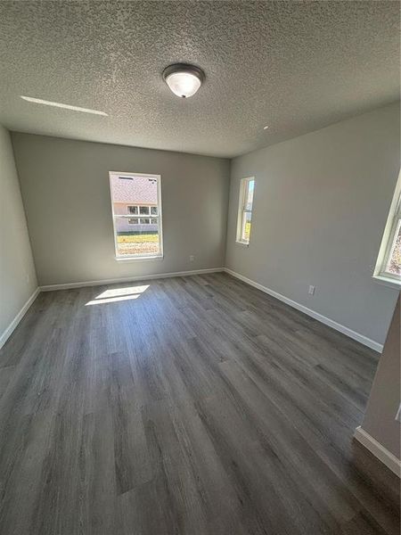 Spacious, unfurnished interior of a new home in , Citrus Springs (Image 21).