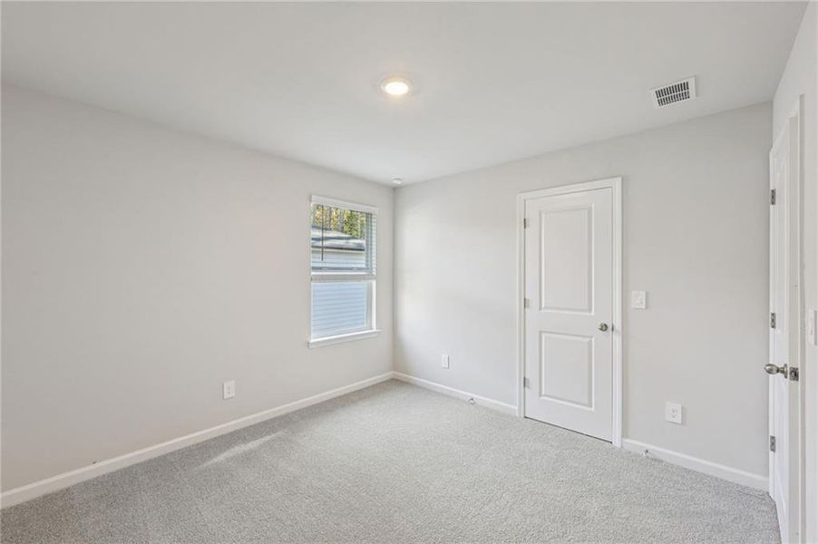 Spacious, unfurnished interior of a new home in The Oaks at Dawson, Dawsonville (Image 29).