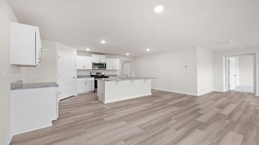 Spacious, unfurnished interior of a new home in Lakestone, Woodruff (Image 19).