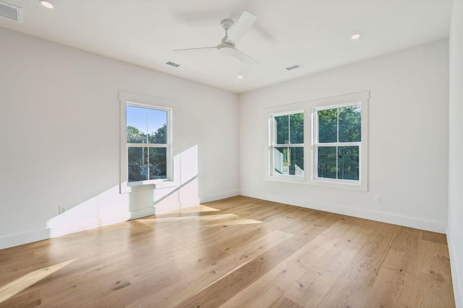 Spacious, unfurnished interior of a new home in , Mount Pleasant (Image 26).