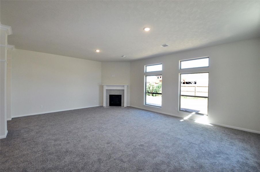 Spacious, unfurnished interior of a new home in Pedregal, League City (Image 35).