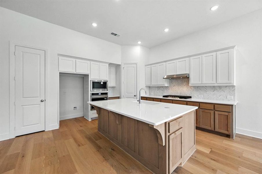 Furnished interior view inside a new home in Thompson Farms: 60ft. lots, Van Alstyne (Image 7). Furnished interior view inside a new home in Thompson Farms: 60ft. lots, Van Alstyne (Image 7).