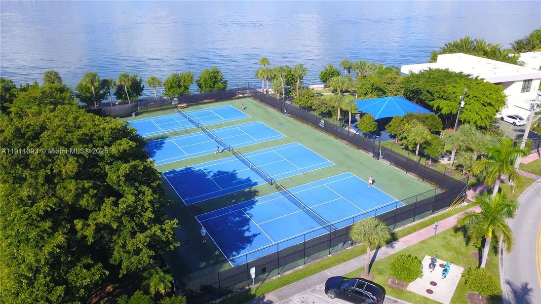 Community amenities in , Miami Beach (Image 27).
