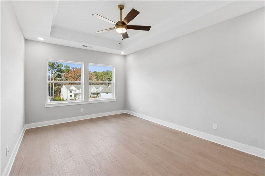 Spacious, unfurnished interior of a new home in Havencroft, Woodstock (Image 11).