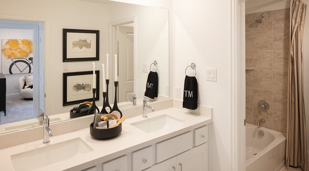 Furnished interior view inside a new home in Madero 50s, Fort Worth (Image 6).