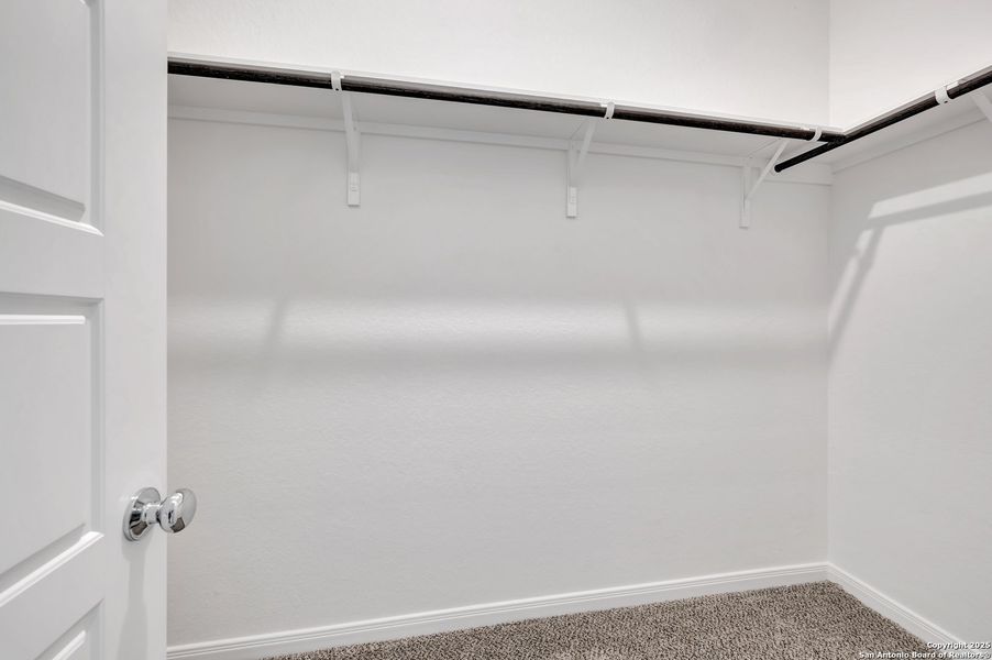 Spacious, unfurnished interior of a new home in Park Place, New Braunfels (Image 32).