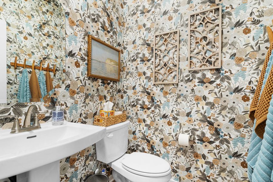 Representative furnished interior of a home built from the Windsor – 45′ Lot by Chesmar Homes in Bridgeland, Cypress (Image 10).