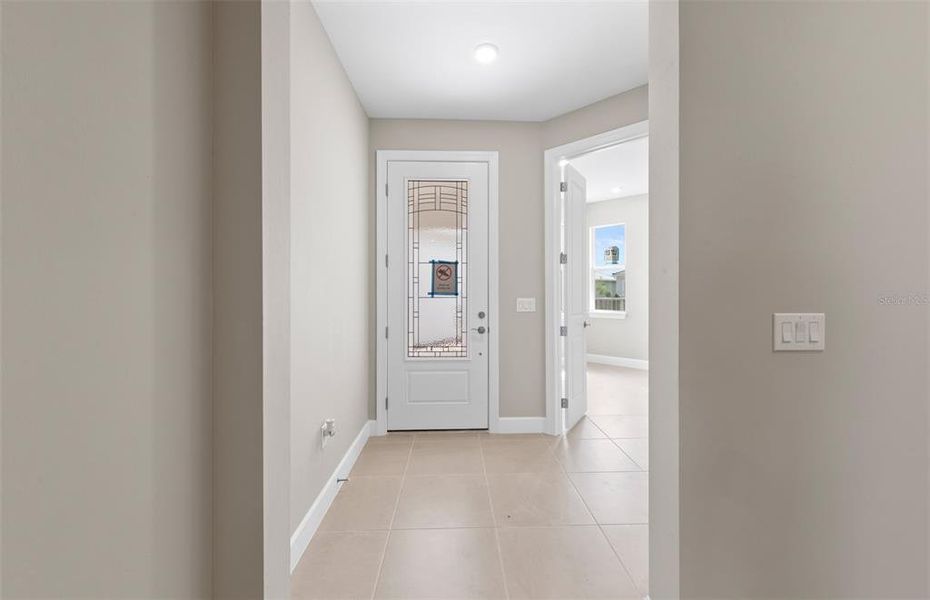 Spacious, unfurnished interior of a new home in BeachWalk by Manasota Key, Englewood (Image 30).