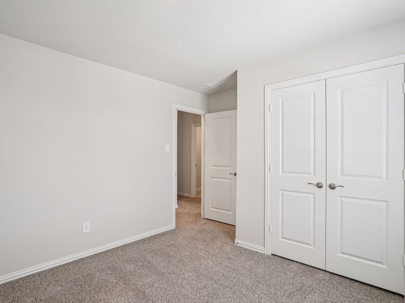 Spacious, unfurnished interior of a new home in Westmoor, Sherman (Image 22).