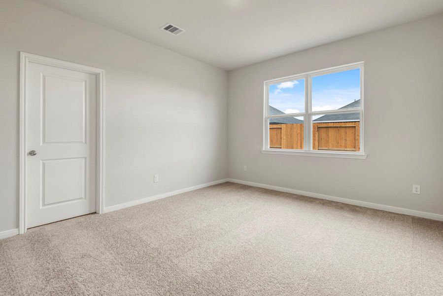 Spacious, unfurnished interior of a new home in Freeman Ranch, Katy (Image 11).