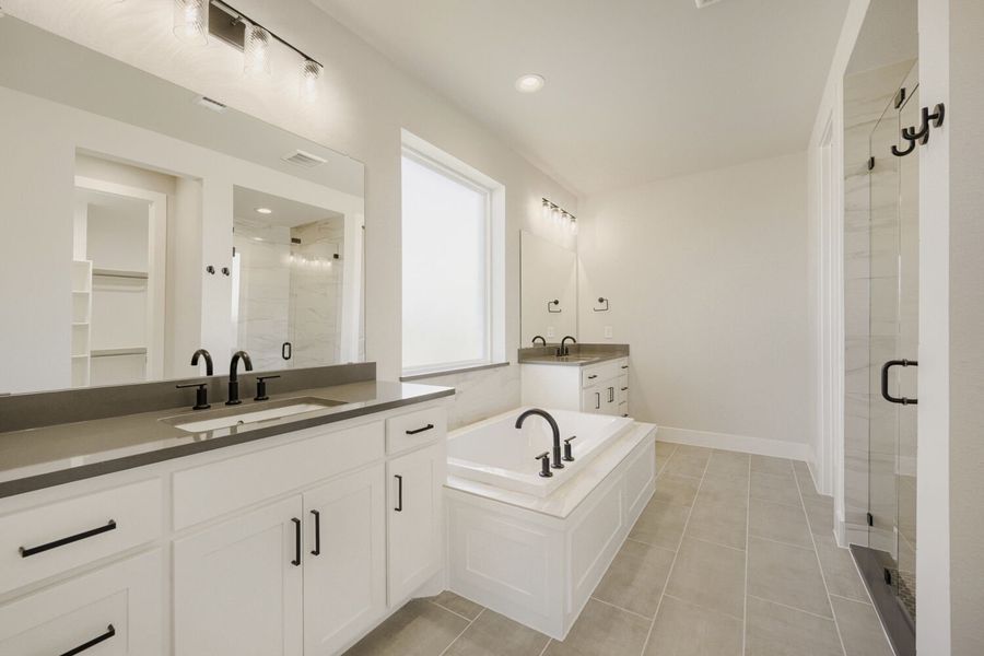 9912 Oak Glade - Primary Bathroom 9912 Oak Glade - Primary Bathroom