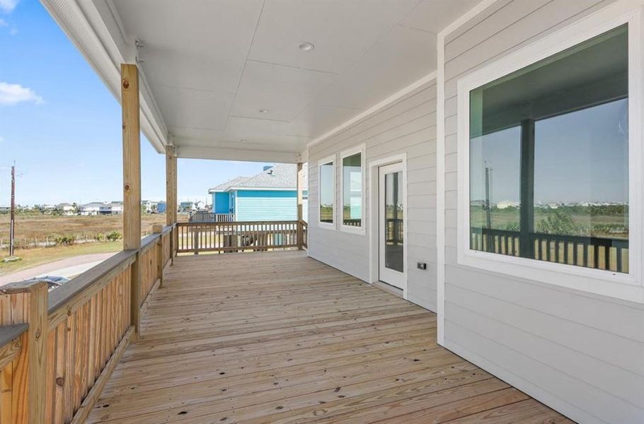 Exterior details and patio area of a home in , Galveston (Image 24).