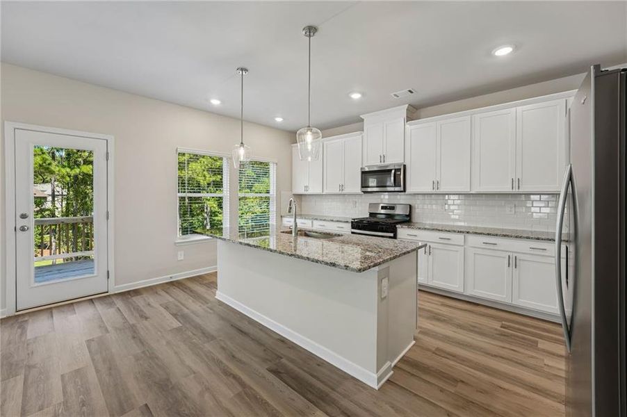 Furnished interior view inside a new home in Ivey Township, Dallas (Image 11).